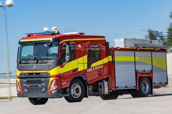 Neue Volvo FM / FMX Einsatzfahrzeuge mit einer Mannschaftskabine für bis zu neun Personen